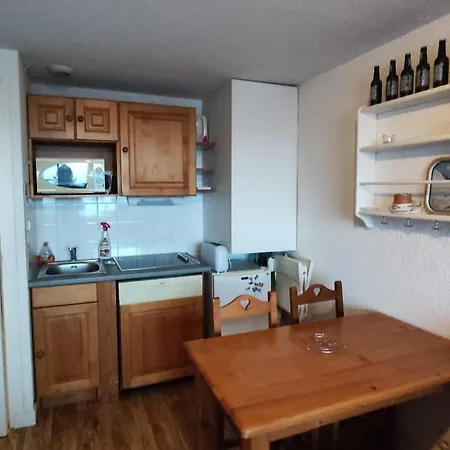 Appartement Reposant Nature, Super-besse, 3 Pers. - Fr-1-814-188 *